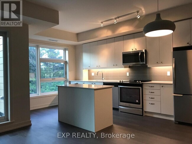 Building Photo - 555 William Graham Dr