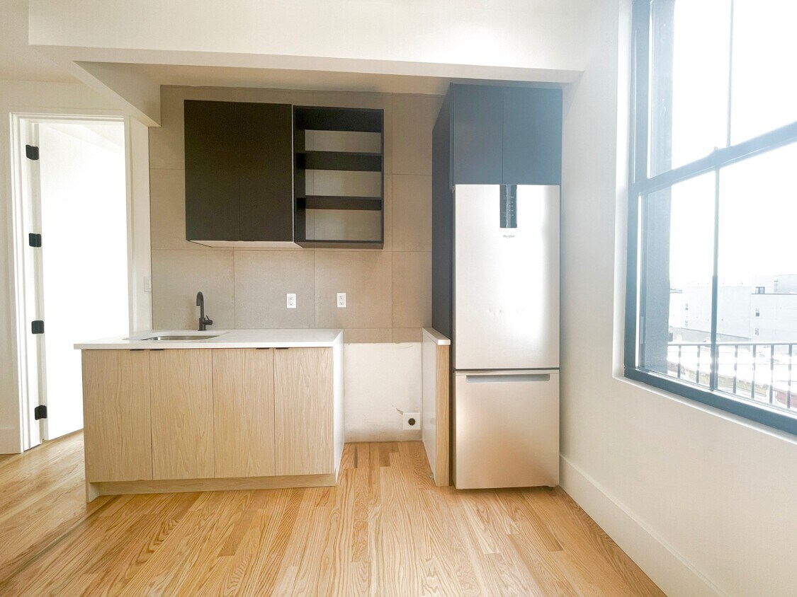 Primary Photo - 152 Saint Johns Pl