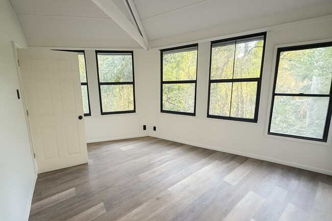 Foto del edificio - Freshly Renovated 2-Bed, 2-Bath Treehouse in Haines City!