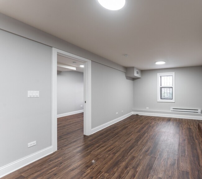 Foto del edificio - 5742 N Winthrop Ave