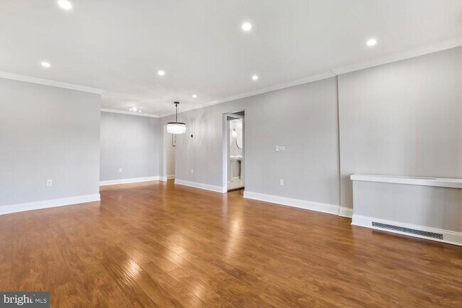 Foto del edificio - 10300 Westlake Dr