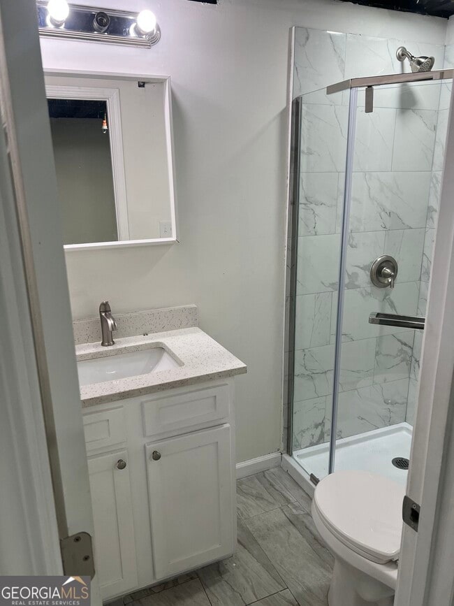 Building Photo - 1255 Pine Ave