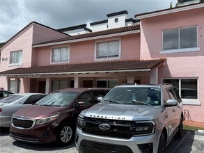 Building Photo - 8023 Lake Dr