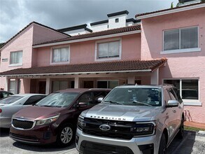 Building Photo - 8023 Lake Dr