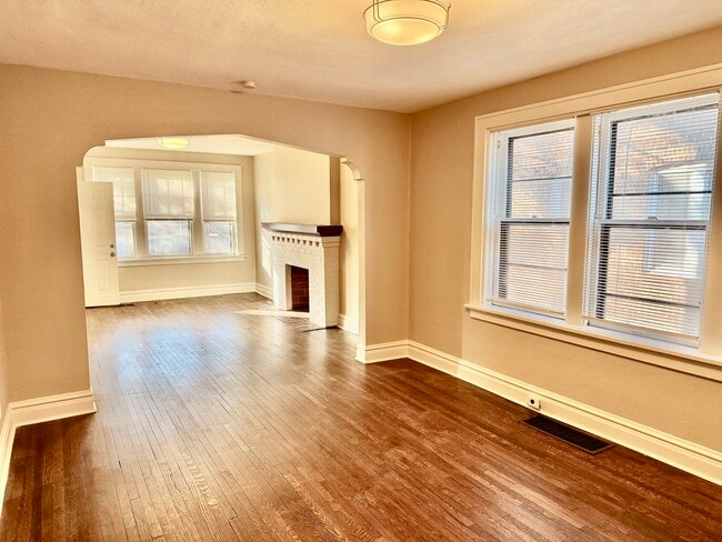 Dining to Living rm - 7119 Amherst Ave