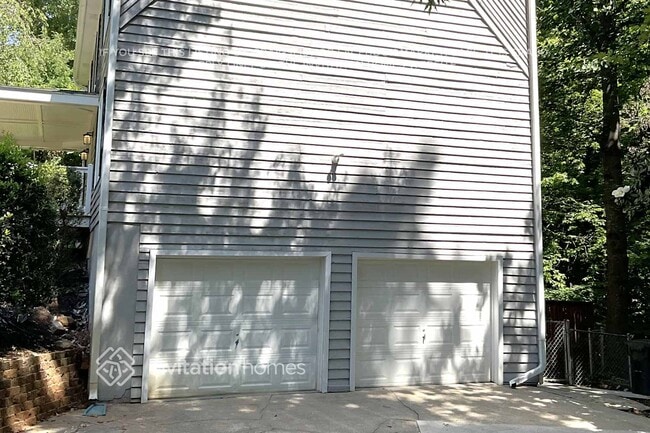 Building Photo - 2073 Kinridge Rd