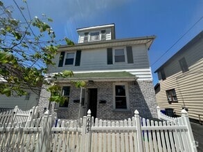 Building Photo - 645 8th St