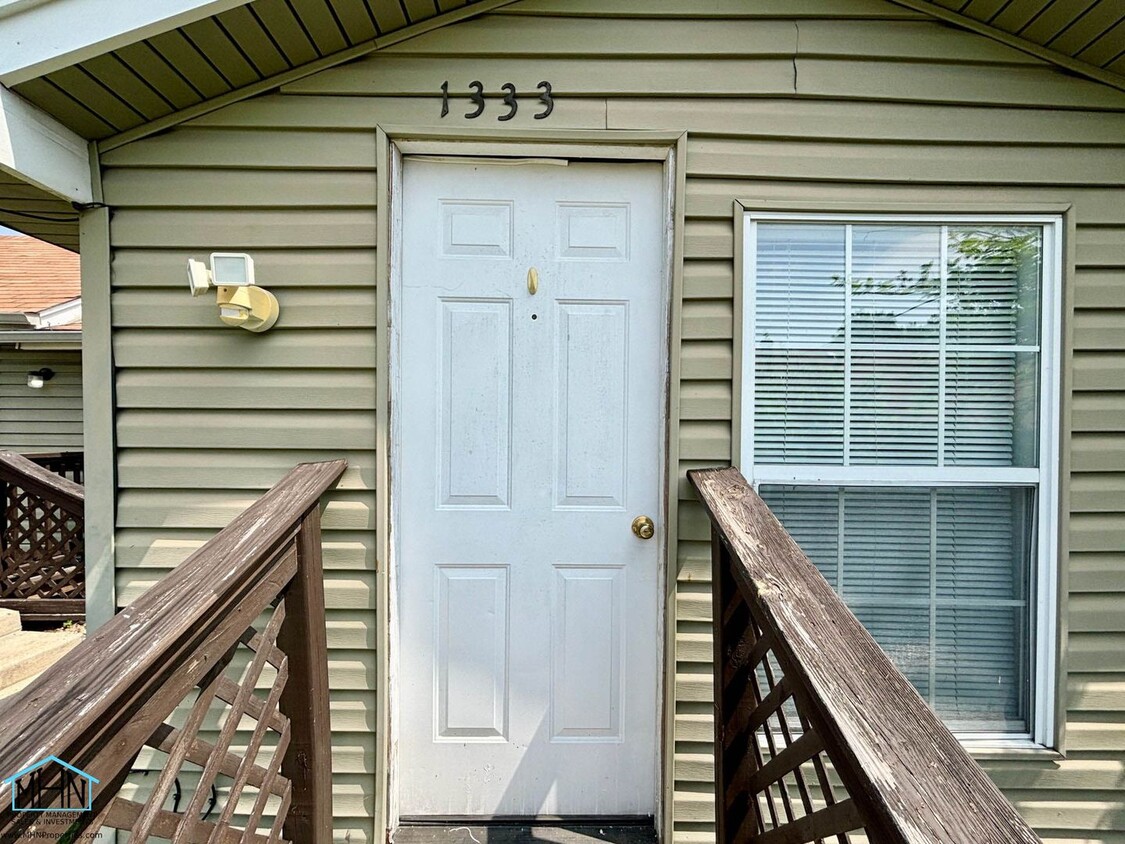 Primary Photo - Charming and Convenient 2 bed/1 bath home,...