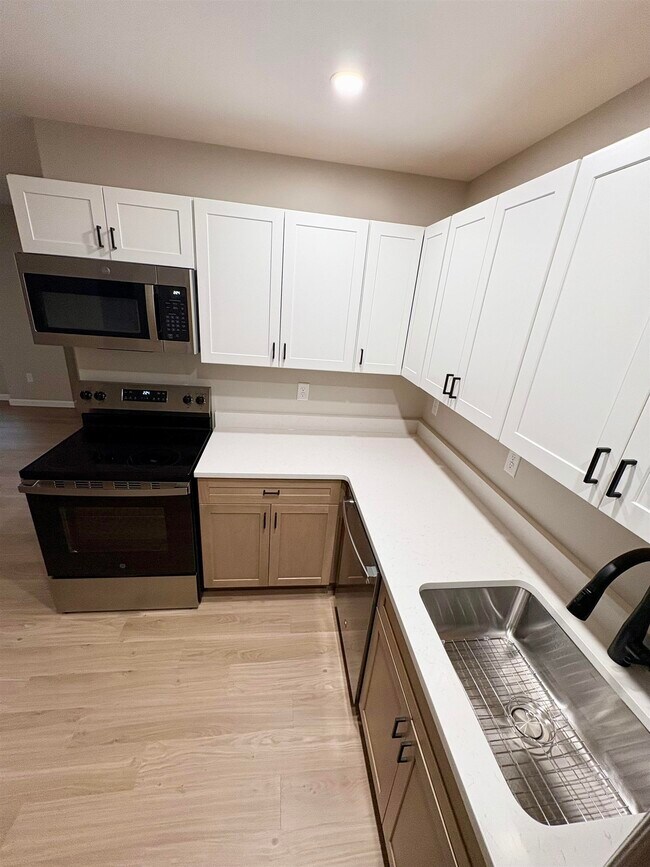 Foto del edificio - 15 Mountain Rd