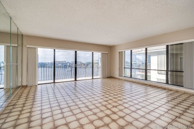 Foto del edificio - 136 Golden Isles Dr