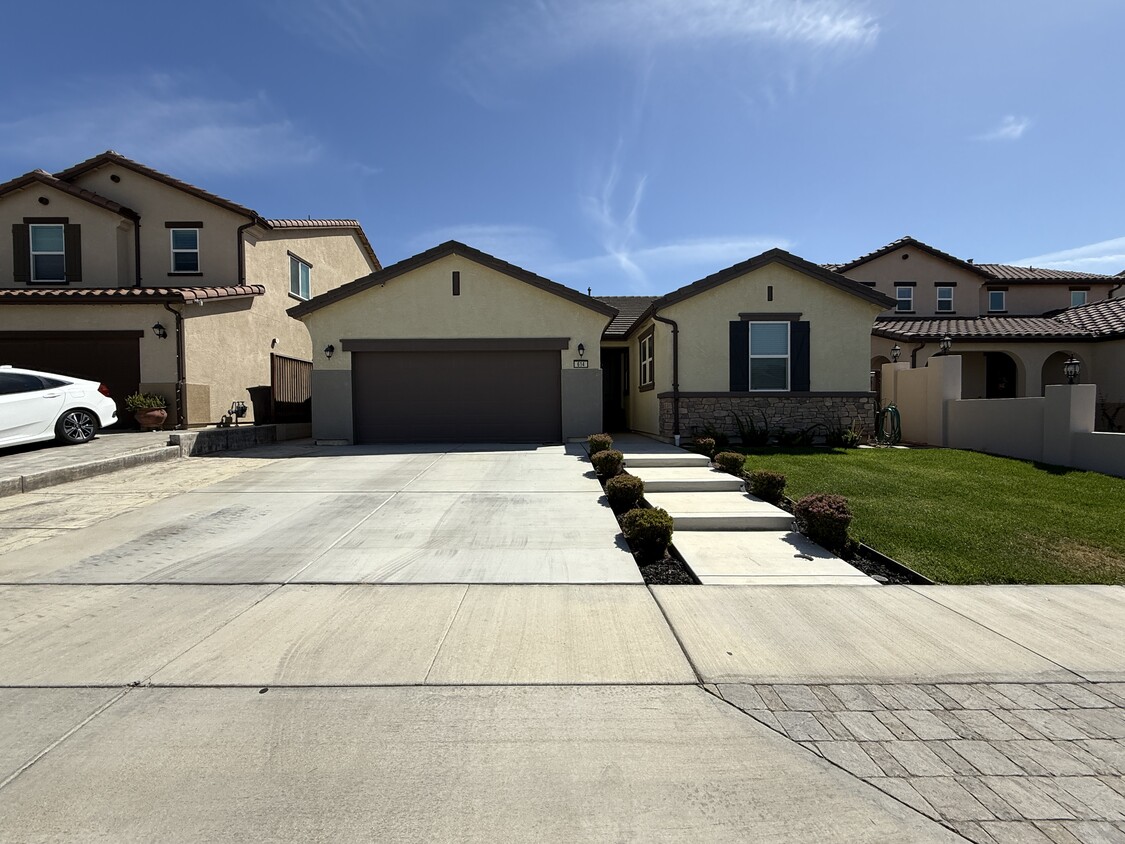 Primary Photo - 614 Aromas Pl
