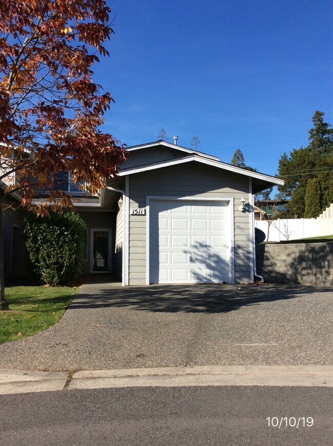 Building Photo - 1511 Burrows Ct
