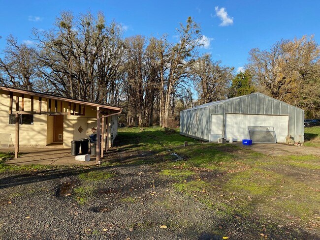 Building Photo - House in Dexter