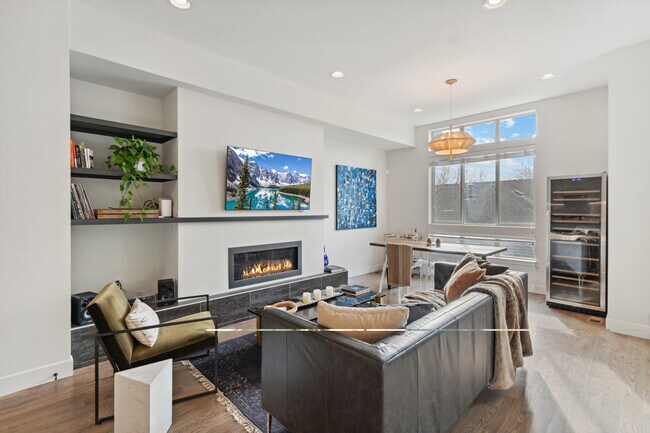 Foto del edificio - 2345 Decatur St