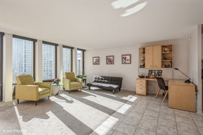 Foto del edificio - 100 E Walton St