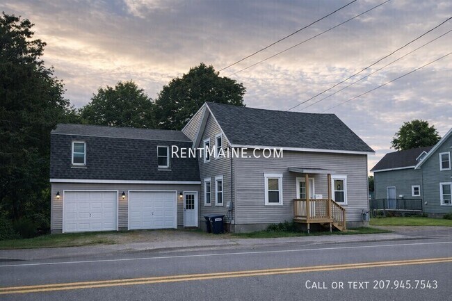Building Photo - 492 Main St