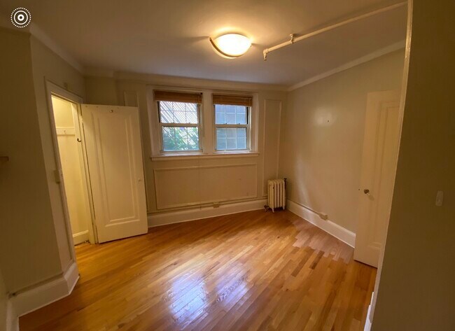 Building Photo - 1454 Beacon St