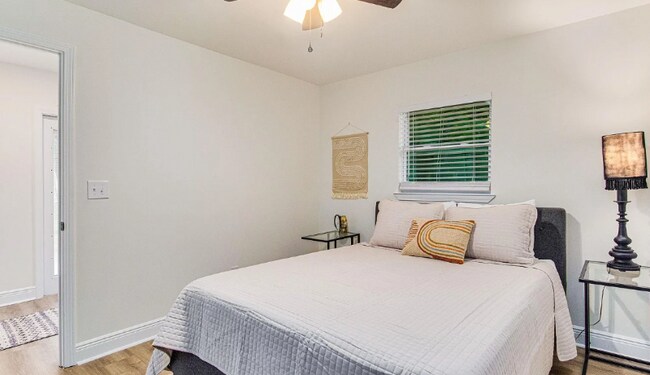 Foto del edificio - 814 W Gonzalez St