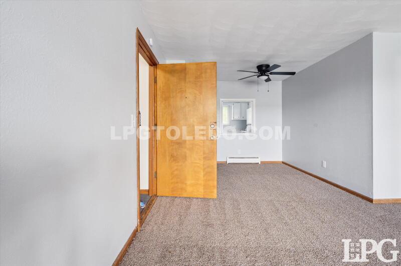 Primary Photo - 3330 Arlington Ave