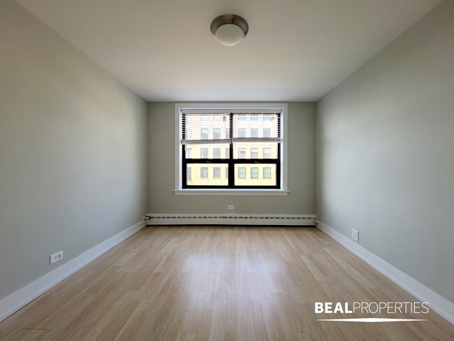 Photo - 443 W Wellington Ave Apartment