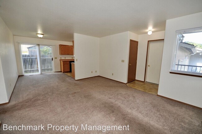 Foto del edificio - 2 br, 1 bath House - 931 Spruce Court #B