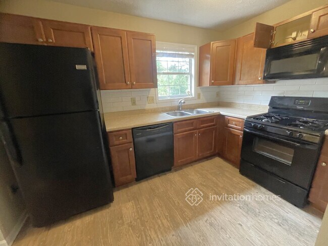 Foto del edificio - 115 Brentwood Ct