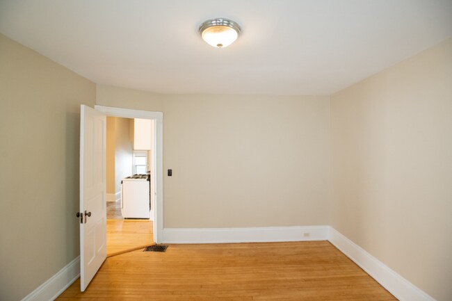 Foto del edificio - 2728 N Murray Ave