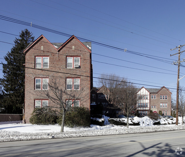 Building Photo - 1687 Broad St