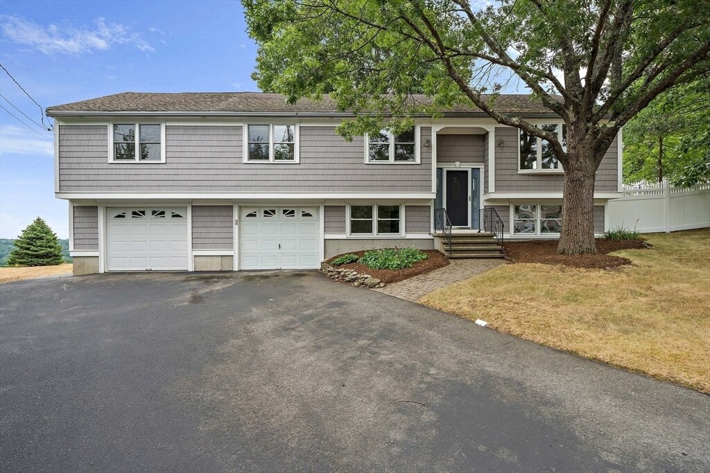 Primary Photo - 15 Skyview Ln