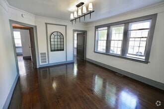 Building Photo - 6709 S Artesian Ave