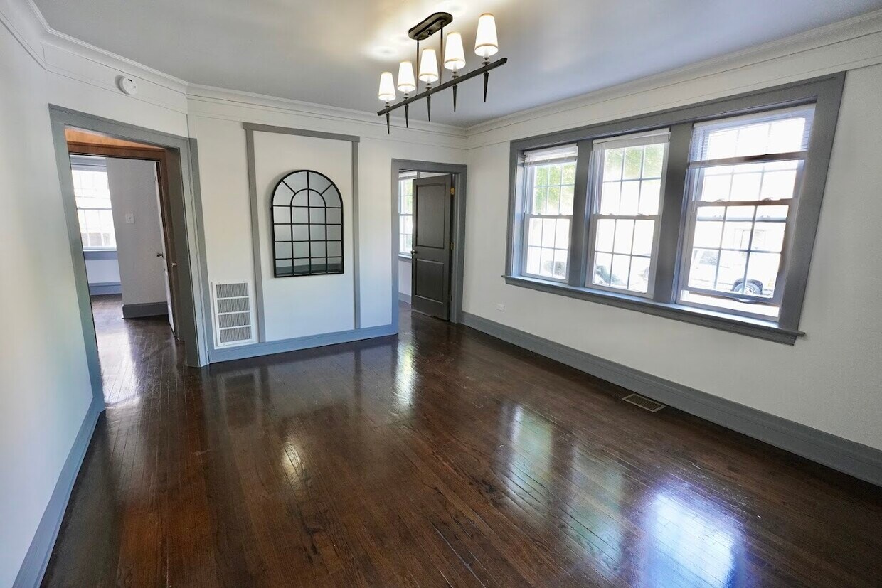 Foto principal - 6709 S Artesian Ave
