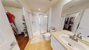 Building Photo - 14823 Wake Robin Dr