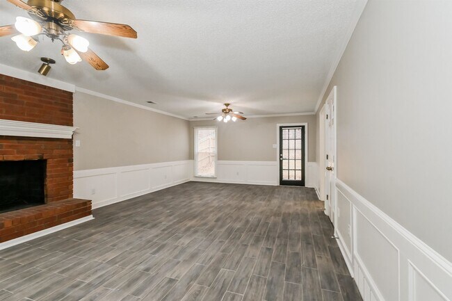 Building Photo - 2231 Oak Hollow Ln