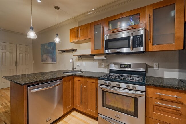 Photo - 65 WEBSTER Ave Apartment