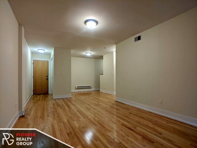 Building Photo - 563 W Arlington Pl
