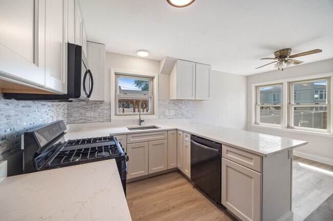 Foto del edificio - 4850 N Clifton Ave