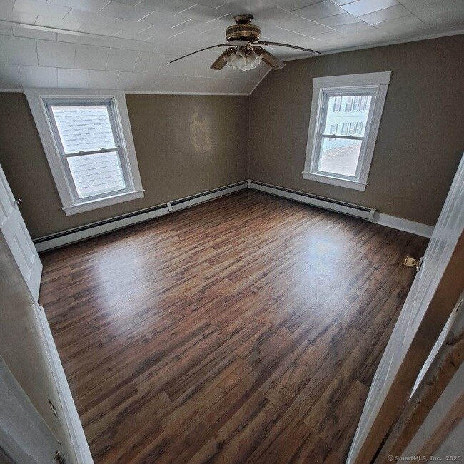 Building Photo - 68 Battey St