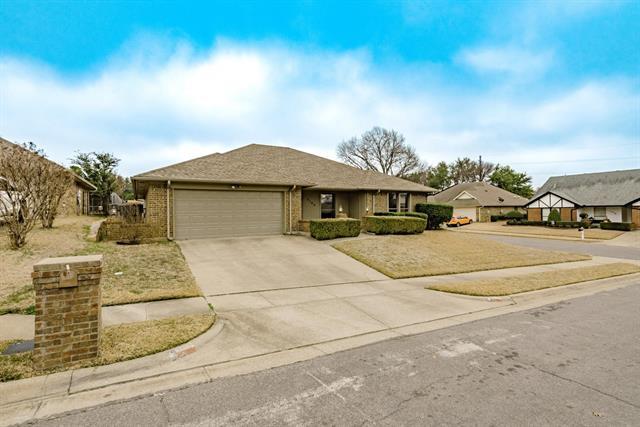 Foto del edificio - 3100 Green Country Ct