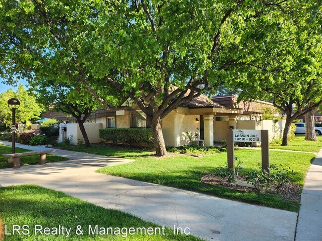 Foto del edificio - 3 br, 2 bath House - 10210 Larwin Ave. #1