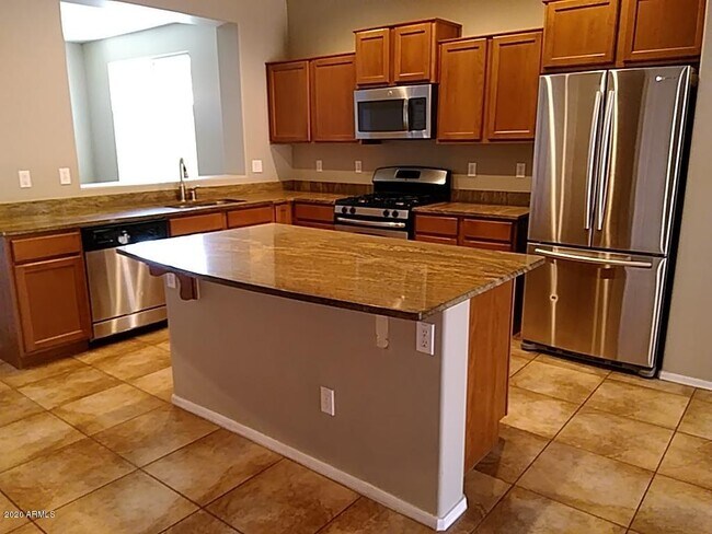 Foto del edificio - 4102 E Cherry Hills Dr