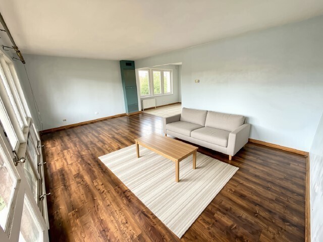Foto del edificio - 3158 W 93rd St