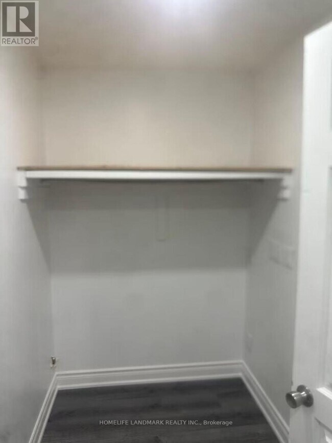 Photo du bâtiment - 92 King St W