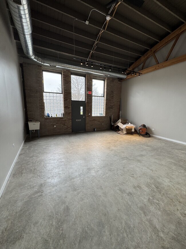 Foto del edificio - 1711 Darrow Ave