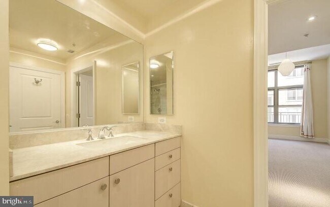 Foto del edificio - 2425 L St NW