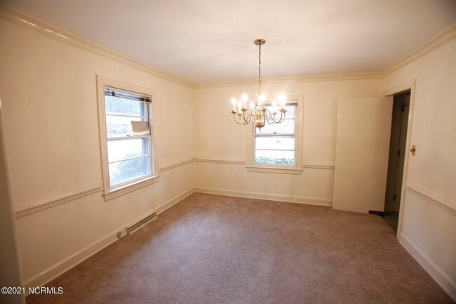 Building Photo - 503 Albert Ave NW