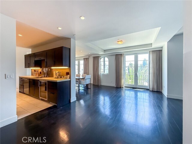 Foto del edificio - 443 N Palm Dr