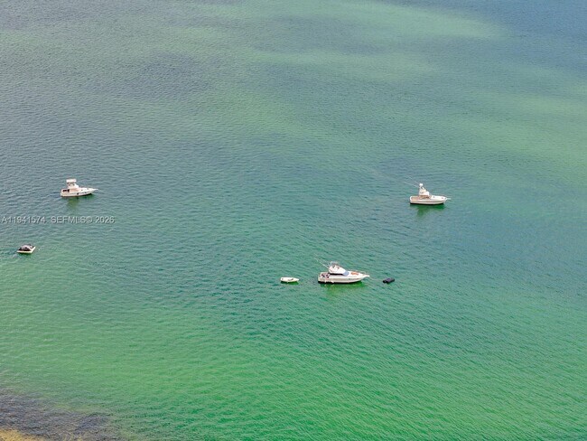 Building Photo - 1750 N Bayshore Dr