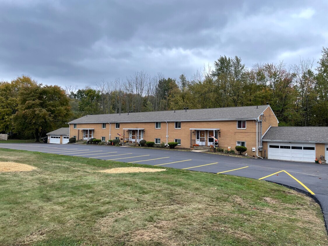 1718 Rosemont Rd, Alliance, OH 44601 Townhome Rentals in Alliance OH