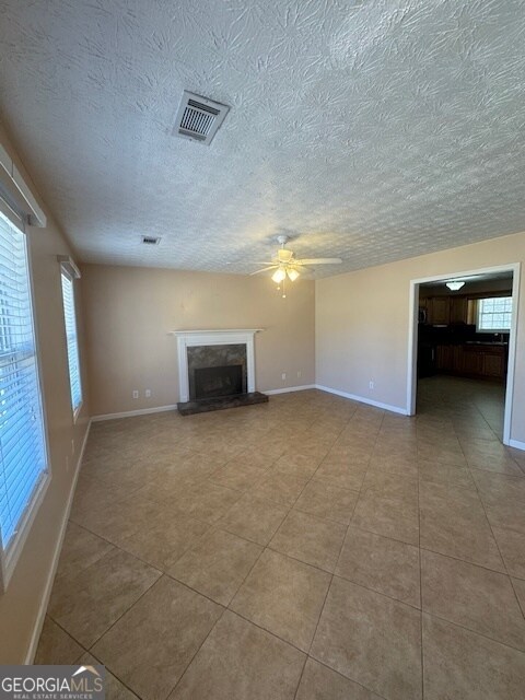 Foto del edificio - 238 Hidden Meadows Dr