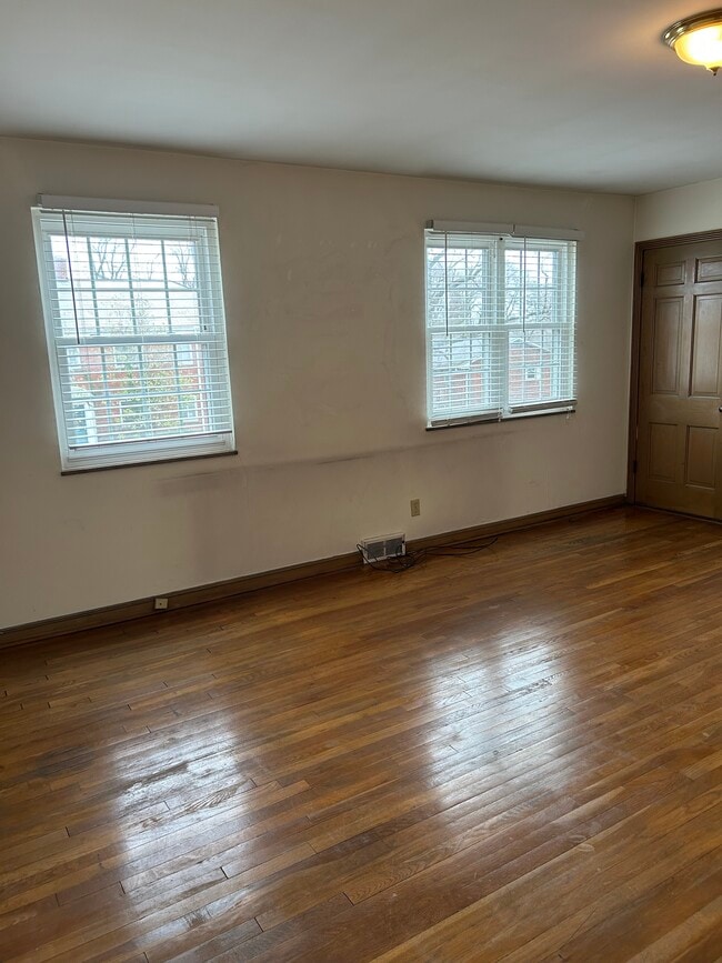 Building Photo - 2009 Elmwood Ave
